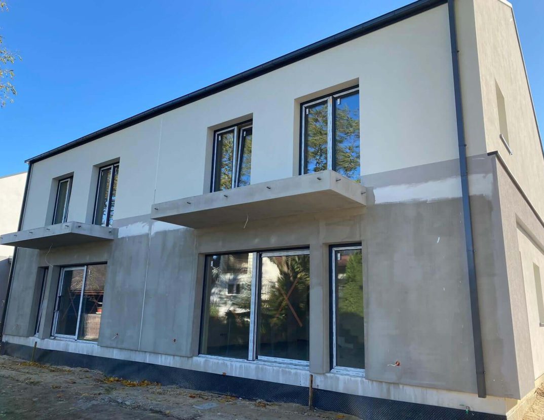 255931899_130853565993752_5154930221070015697_n